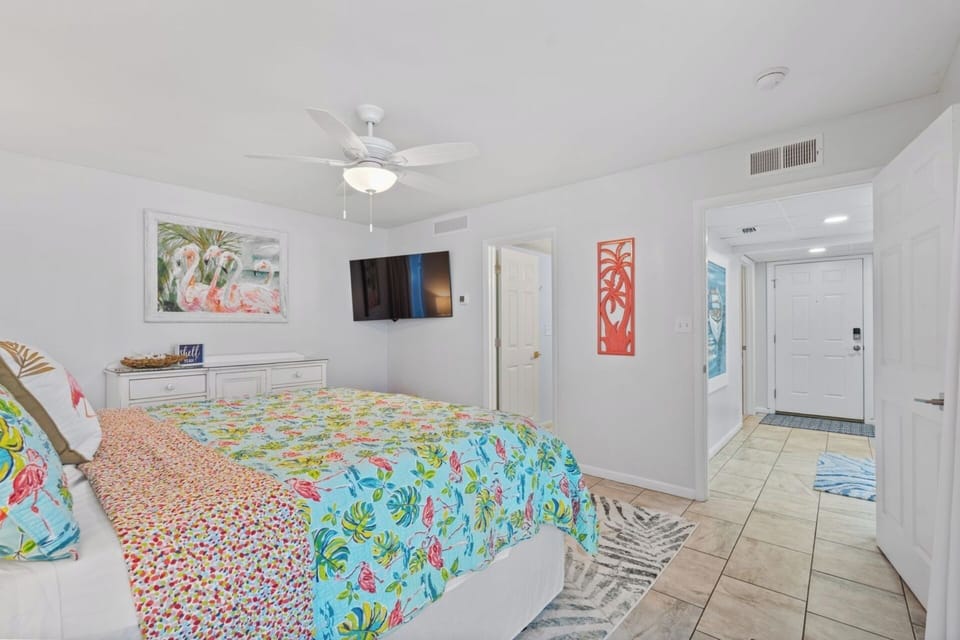Suite 3 with king and private balcony