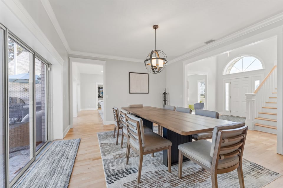 Dine in the formal dining room or take your meal out to the screened-in lanai just through the sliding door.