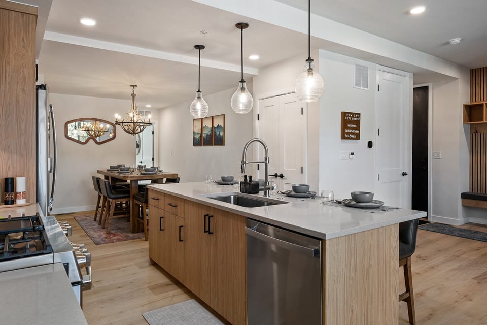 Kitchen Island with Seating for 4