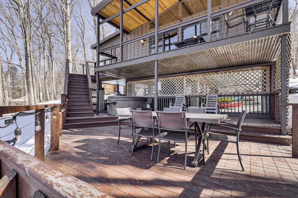Lower Deck | Private Hot Tub