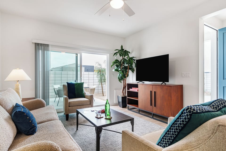 Units 2 & 5: Living room