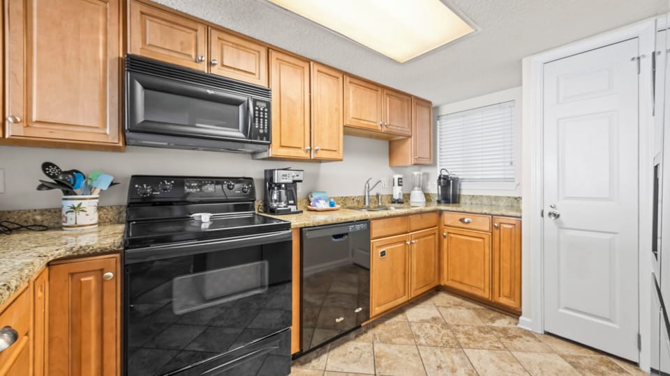 Edgewater West 24 - Kitchen area