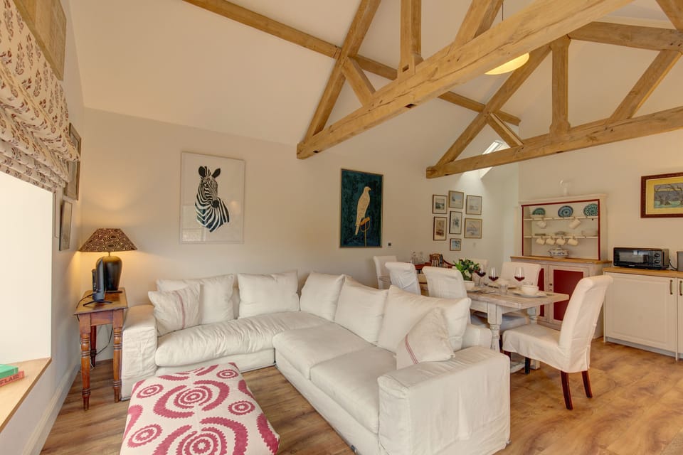 Ground floor: Sitting room and kitchen