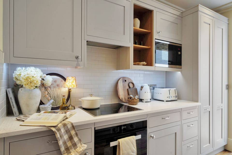 A high-end modern kitchen with state-of-the-art amenities!