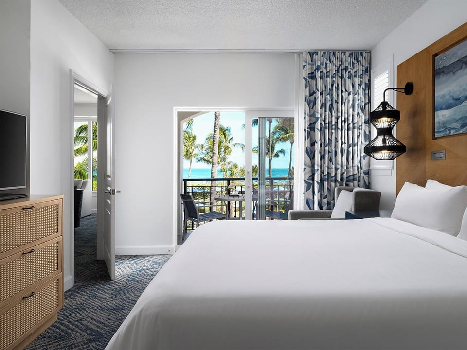 Beautiful 2BR/2BA unit available from 4/17-4/20. See photos on resort's website. Villa in Riviera Beach