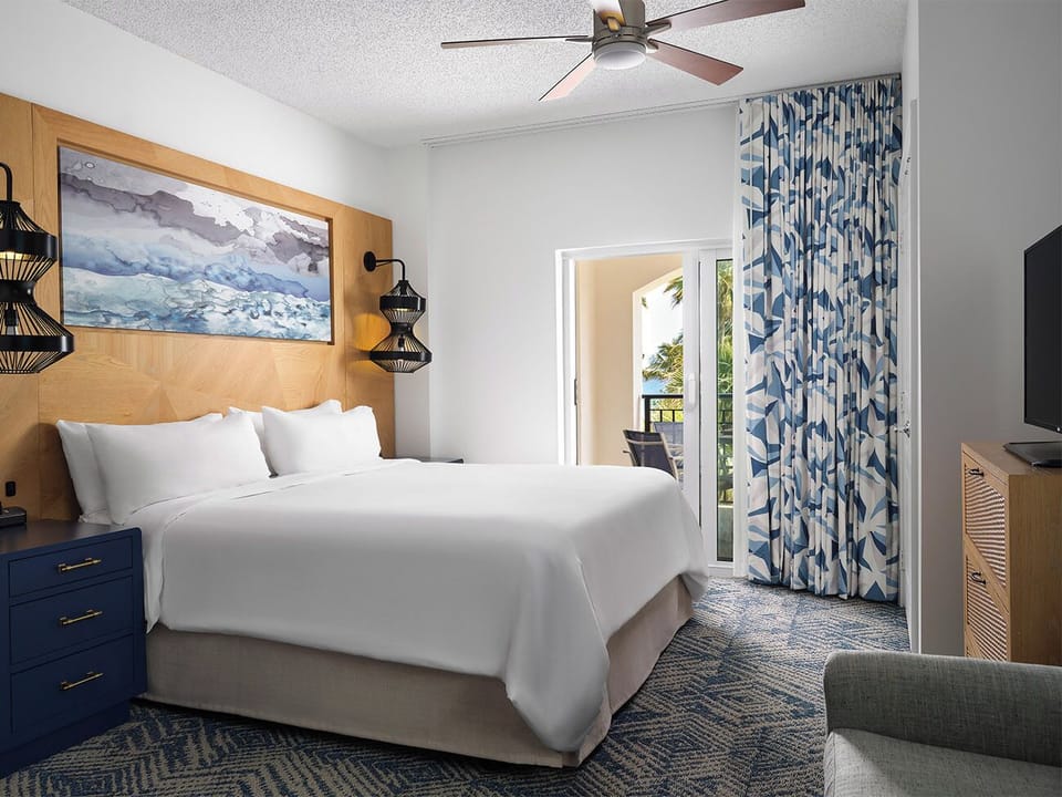 Beautiful 2BR/2BA unit available from 4/17-4/20. See photos on resort's website. Villa in Riviera Beach