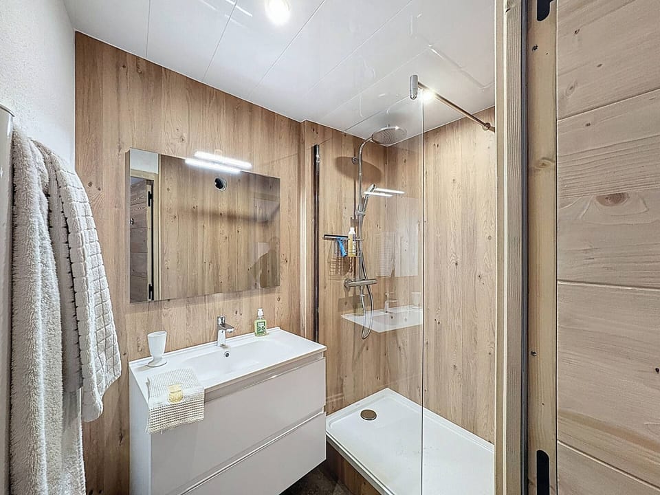 Renovated apartment with 3 bedrooms for 6 people, family ideal Apartment in Les Allues