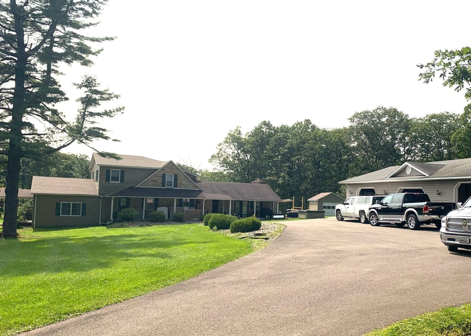 Ranch style home with huge yard and lots of parking - bring your boat!