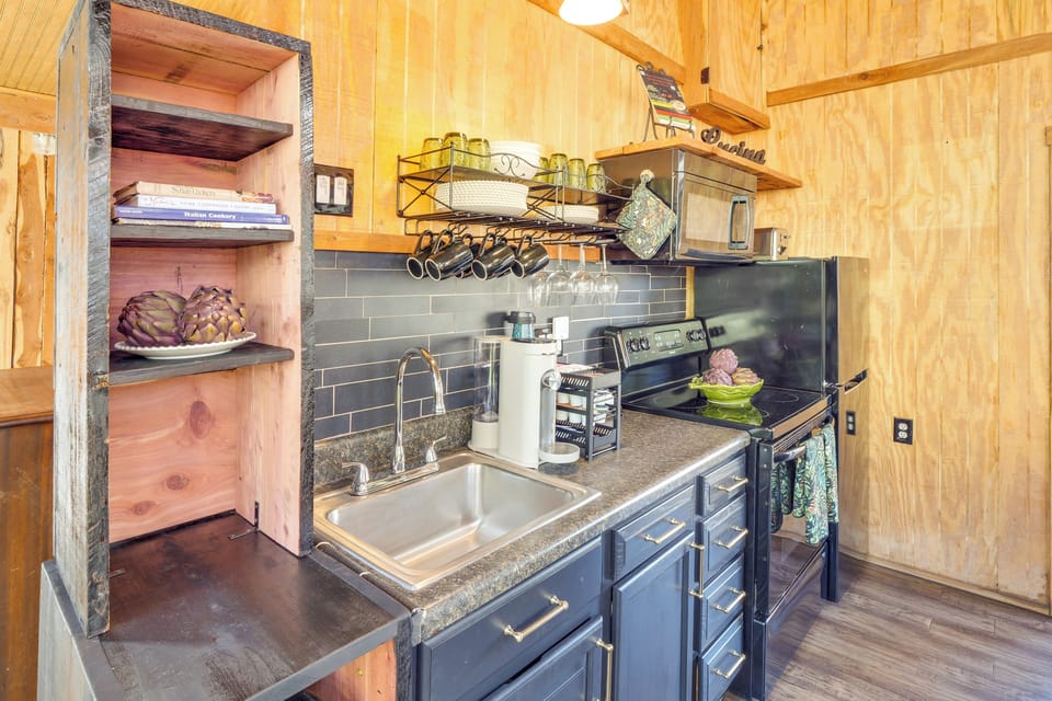 Kitchen | Toaster | 1st Floor