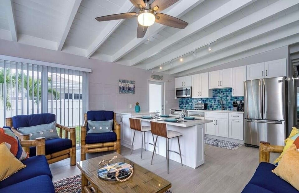 Living room & Kitchen area