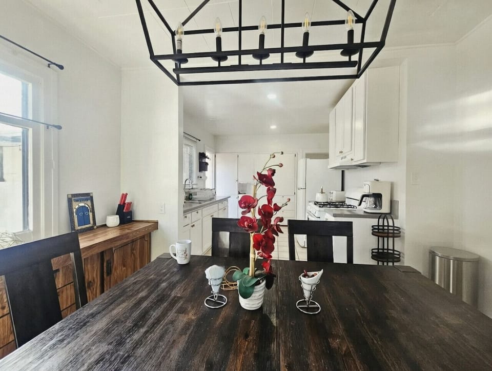 COZY DINING ROOM