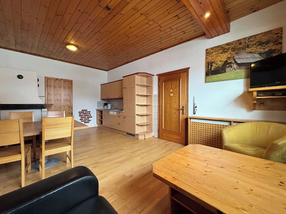 Wood, Furniture, Flooring, Floor, Interior Design, Ceiling, Room, Wood Flooring, Hardwood, Wood Stain