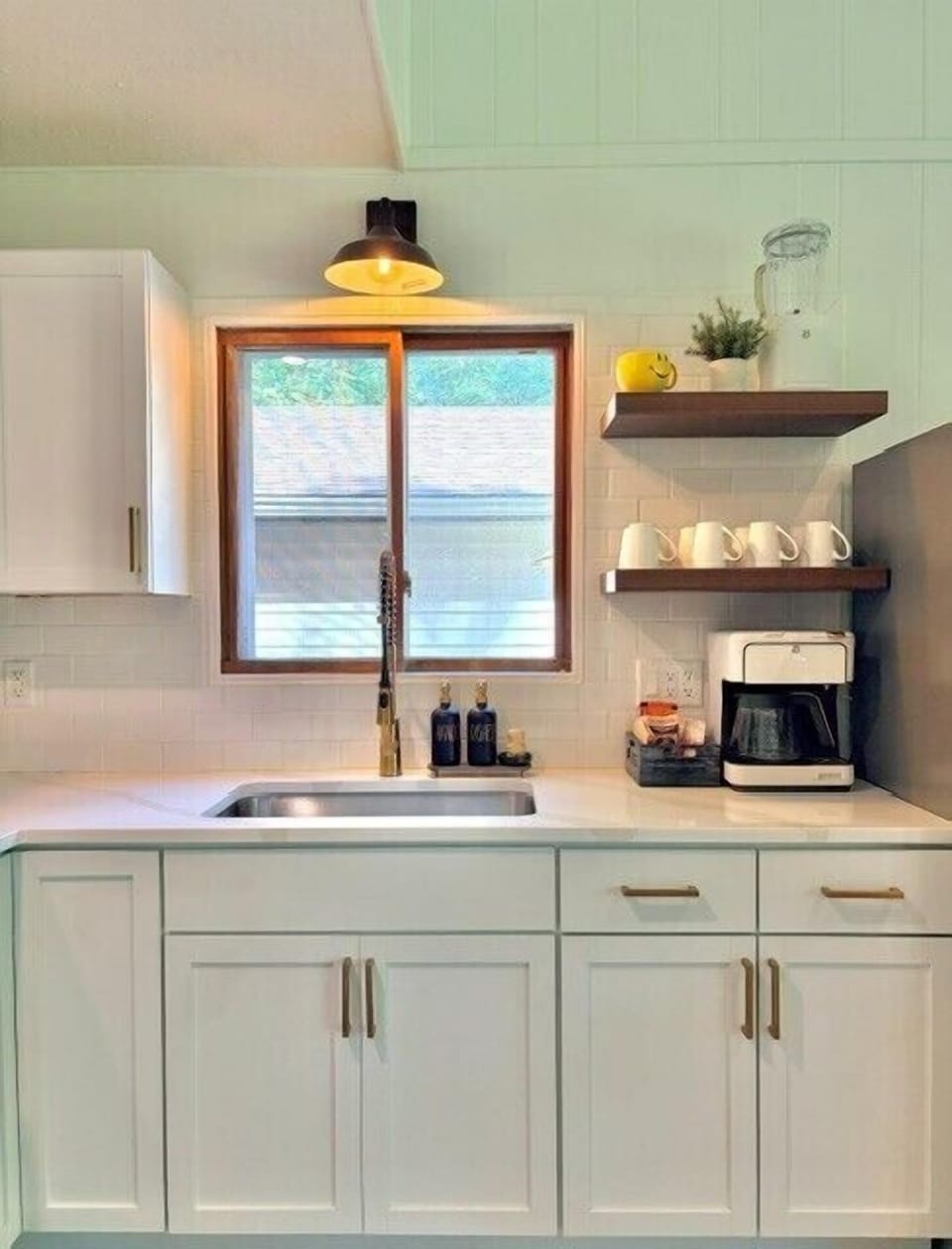 Bright modern kitchenette