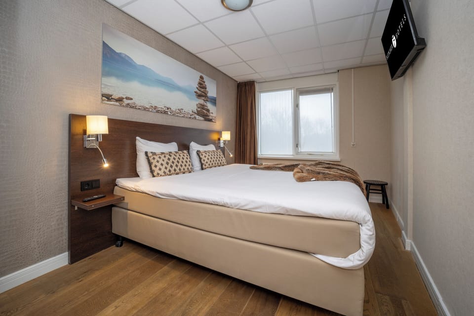 Unit with King size bed