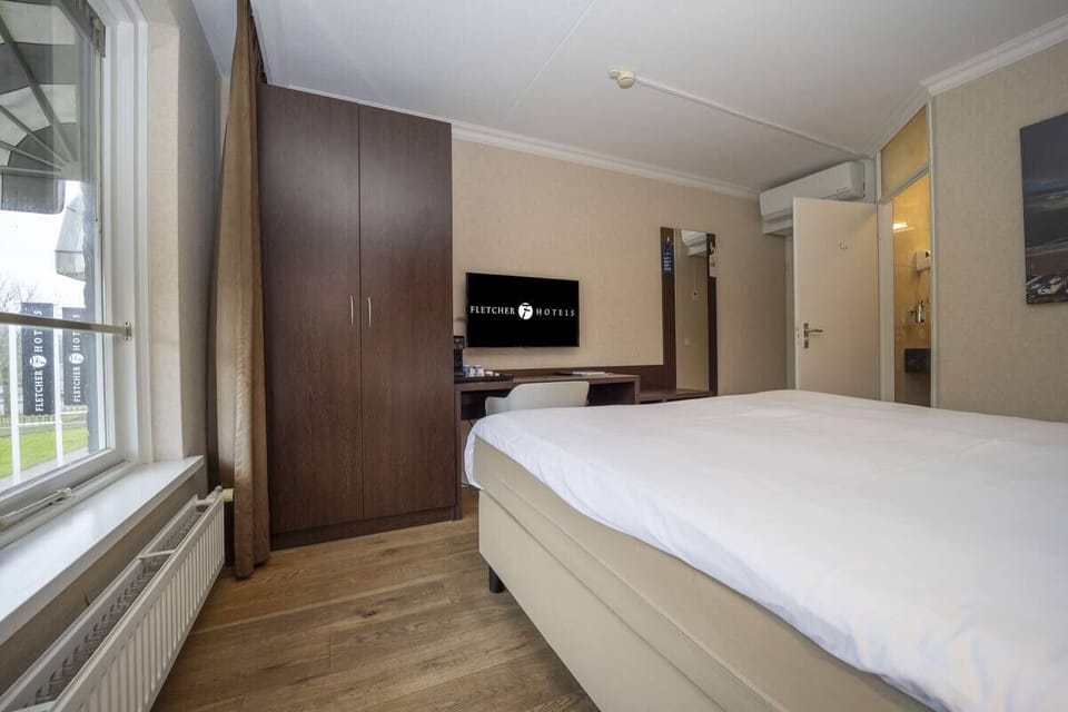 Unit with King size bed