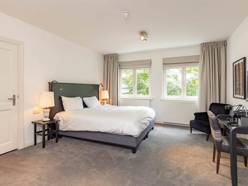 Stretch out in a bright room with space to work.