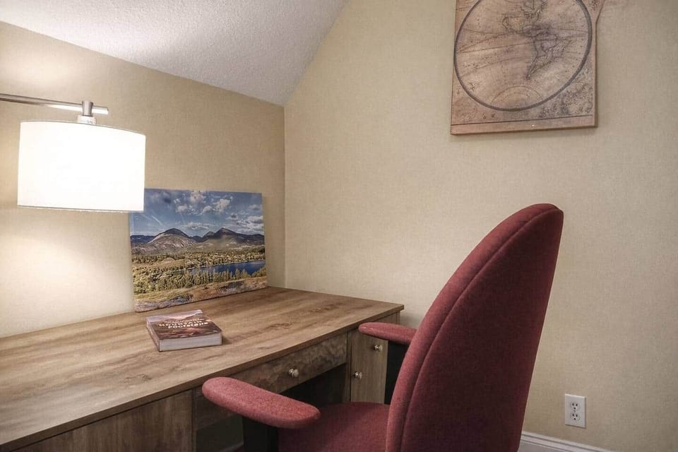The "work nook" located in the bunkbed room.