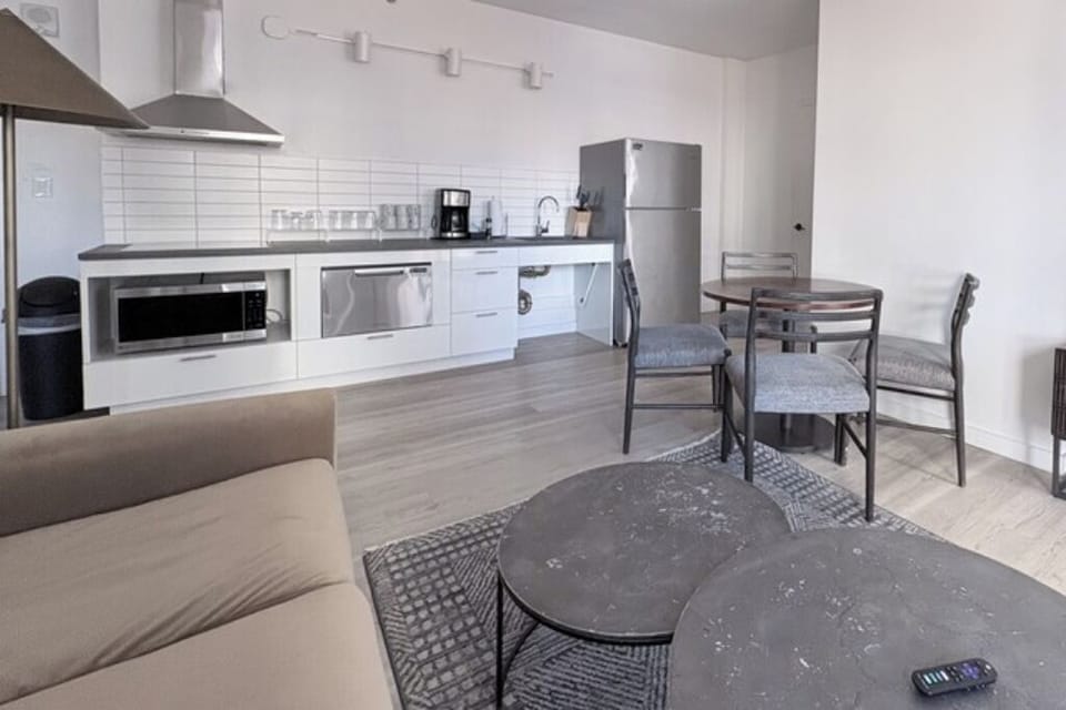 Living area & kitchen