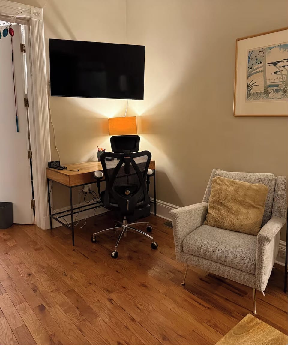 City Lights Landing - Sleeps 5 w/Parking & Patio Apartment in Weehawken