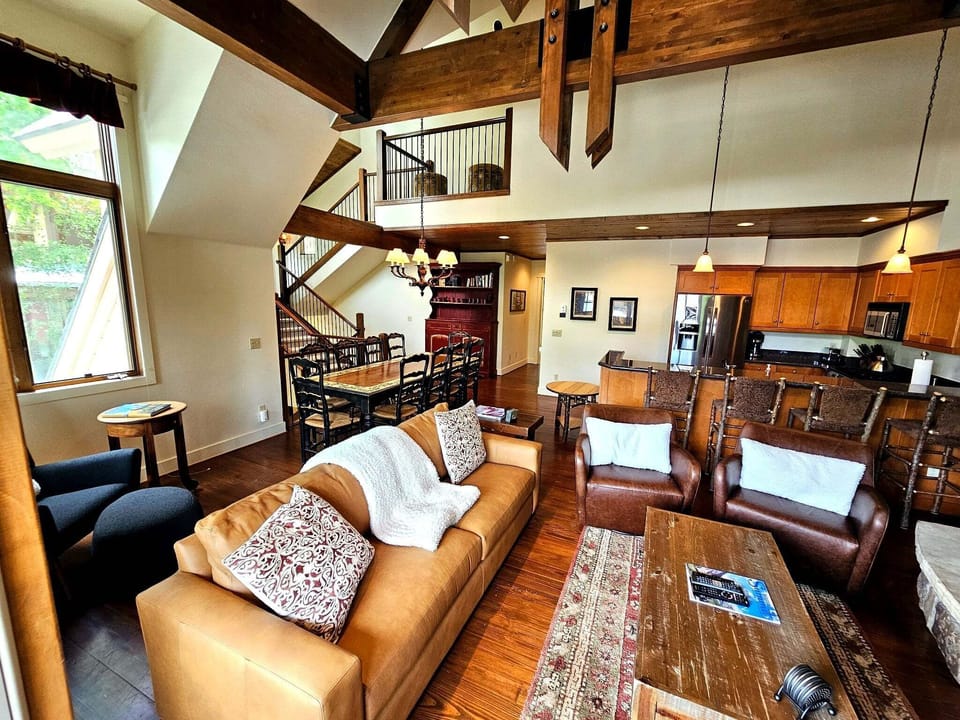 Living Area - Trail Nest - Breckenridge Vacation Rental