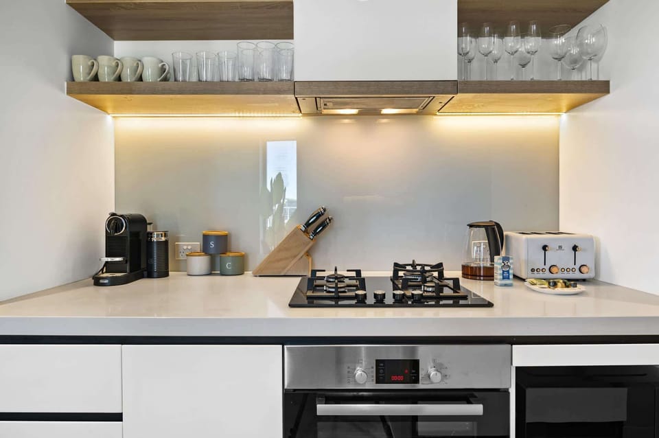 Full kitchen