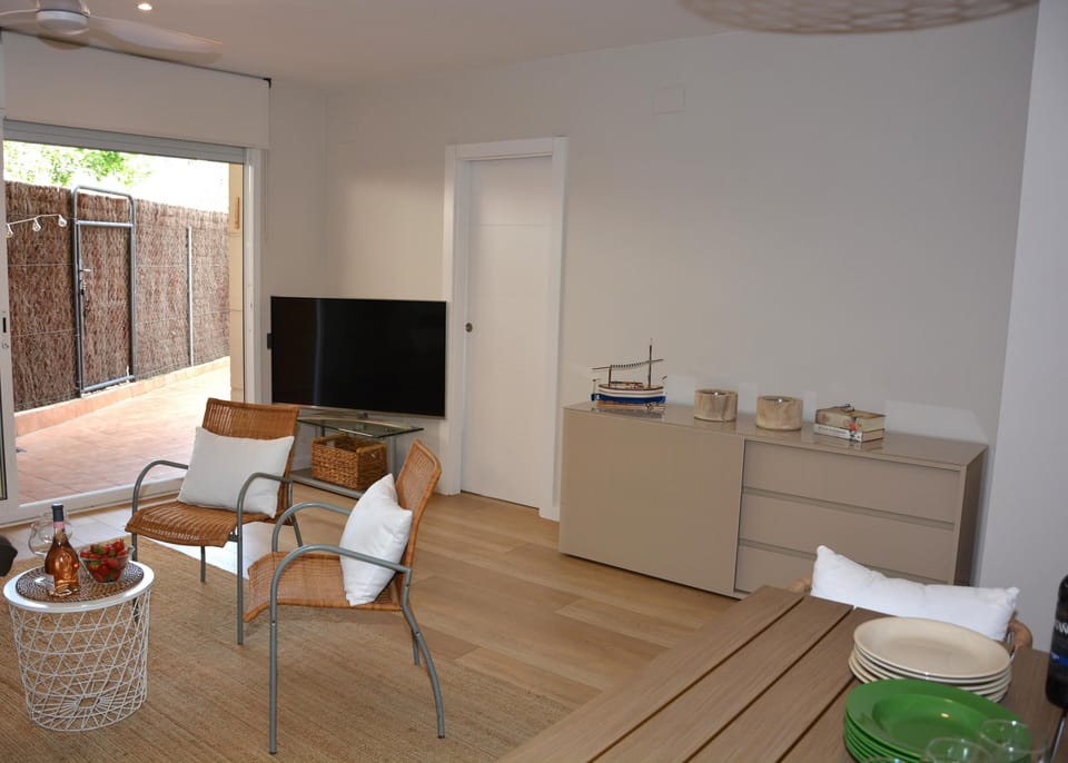 Apartamento Sun and Sea 3 minutes Walk from beaches     Pool   Terrace   Renewed - 8