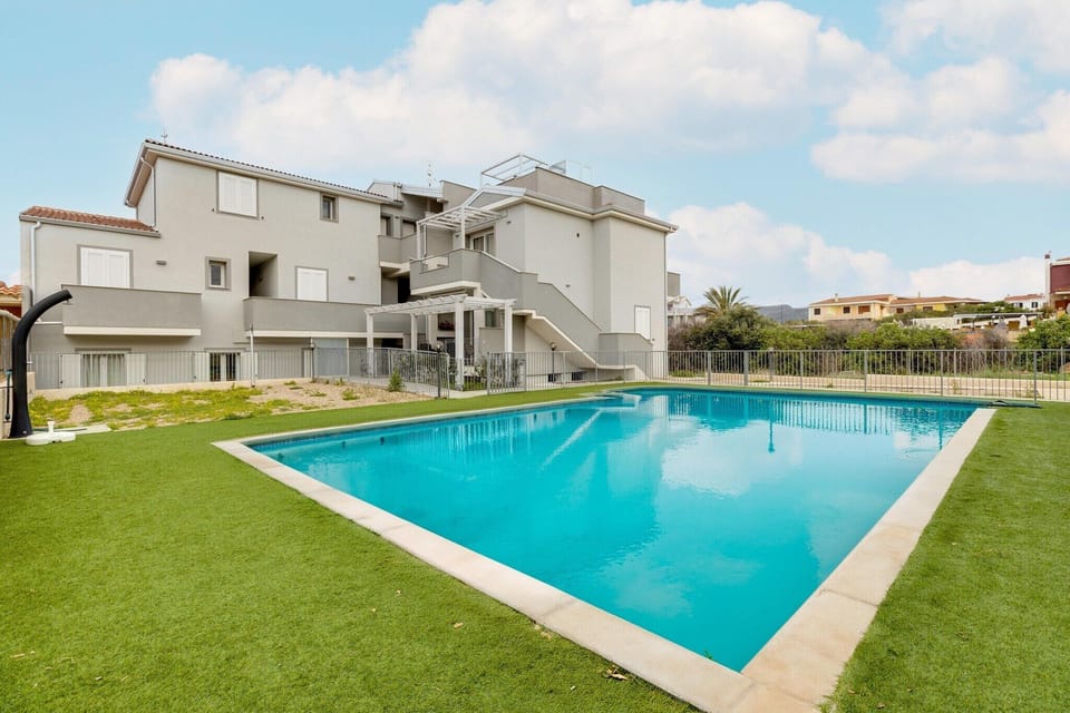 Holiday Home Swimming Pool