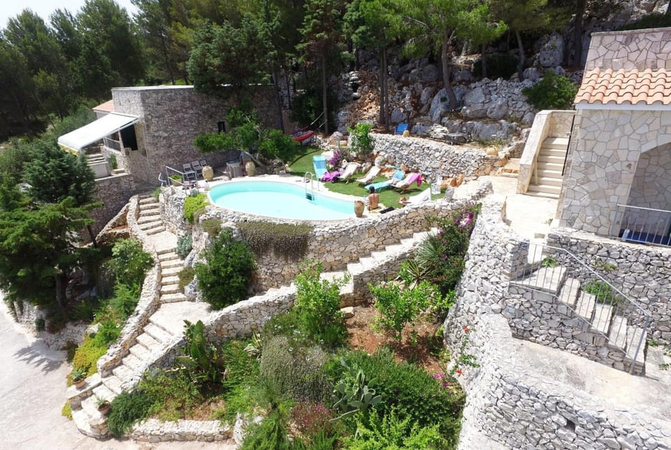 Villa 'Belvedere' with Sea View, Wi-Fi and Air Conditioning Villa in Apulia