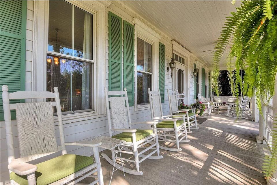Boutique 1BR Hotel Suite  Historic Estate + Pool Access Apartment hotel in South Carolina