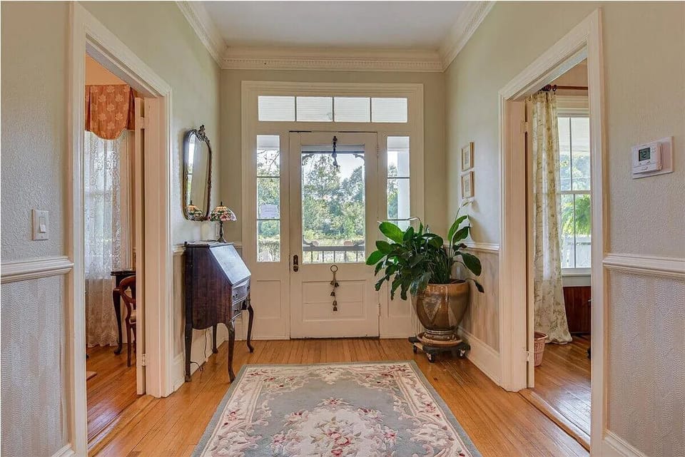 Boutique 1BR Hotel Suite  Historic Estate + Pool Access Apartment hotel in South Carolina