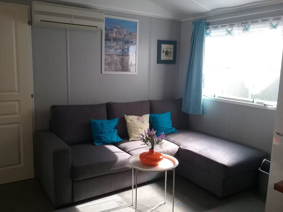 Mobile home rental in Semussac, 5 minutes from St Georges de Didonne Campground/ 
RV Resort in Nouvelle-Aquitaine