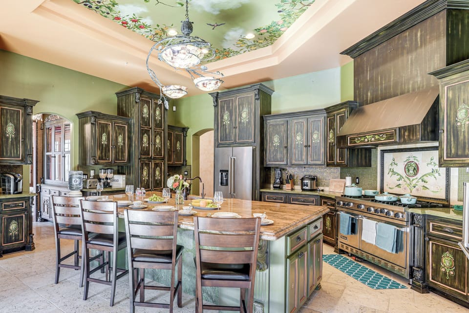 Kitchen | Breakfast Bar