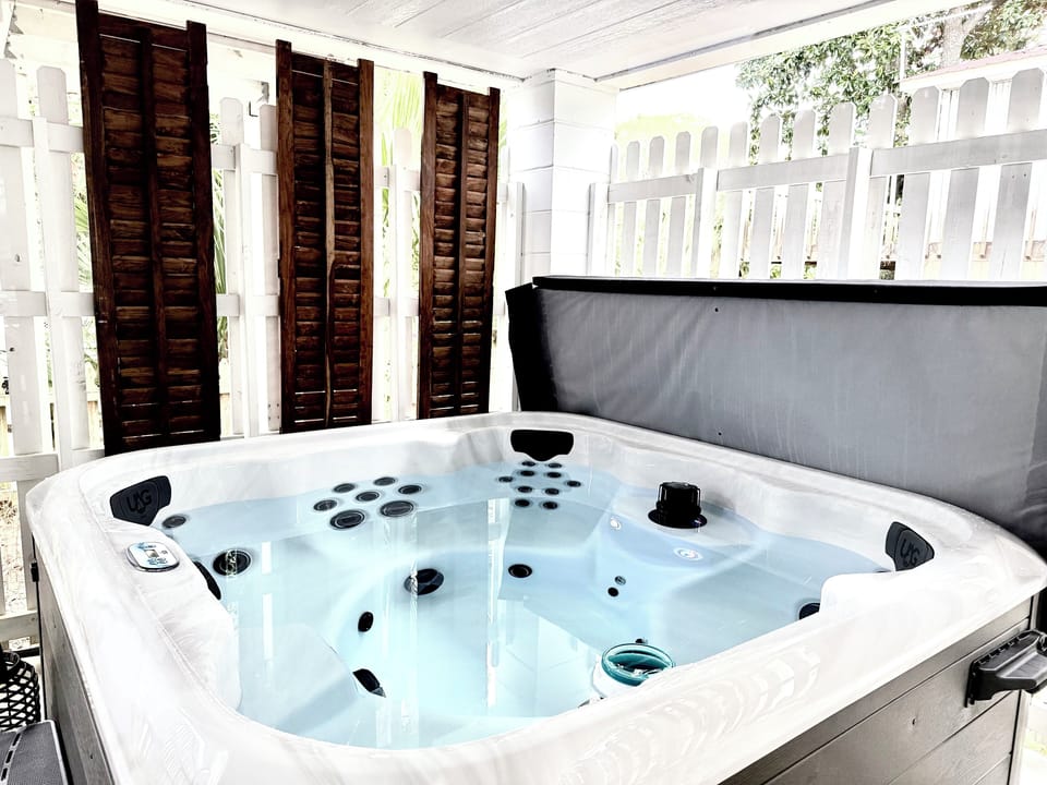 7-seater spa in the party zone. Cover lift allows for 1 person to easily remove.