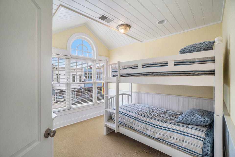 Twin bunk room