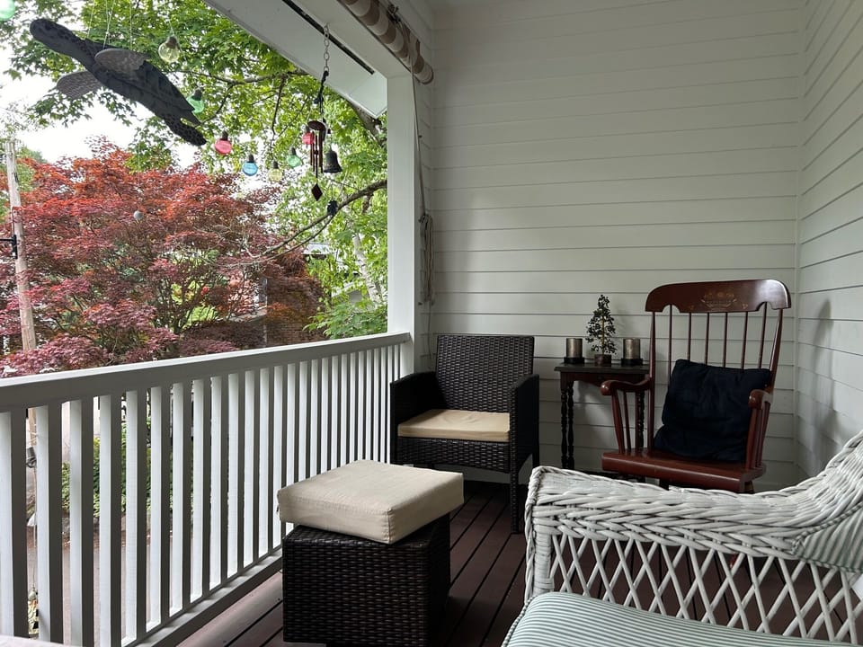 Modern 2-bedroom condo with AC, two short blocks to AMP Apartment in Chautauqua Lake