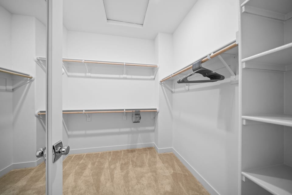 3-bedroom townhome in peaceful Anaheim with AC and fitness room House in Anaheim