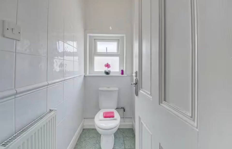 Grand 6BR Victorian Home in Southport — Perfect for Groups & Golf Trips House in Southport