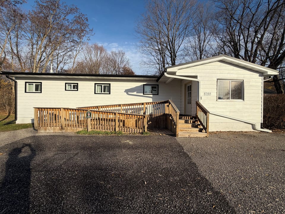 100% HANDICAP ACCESSIBILITY