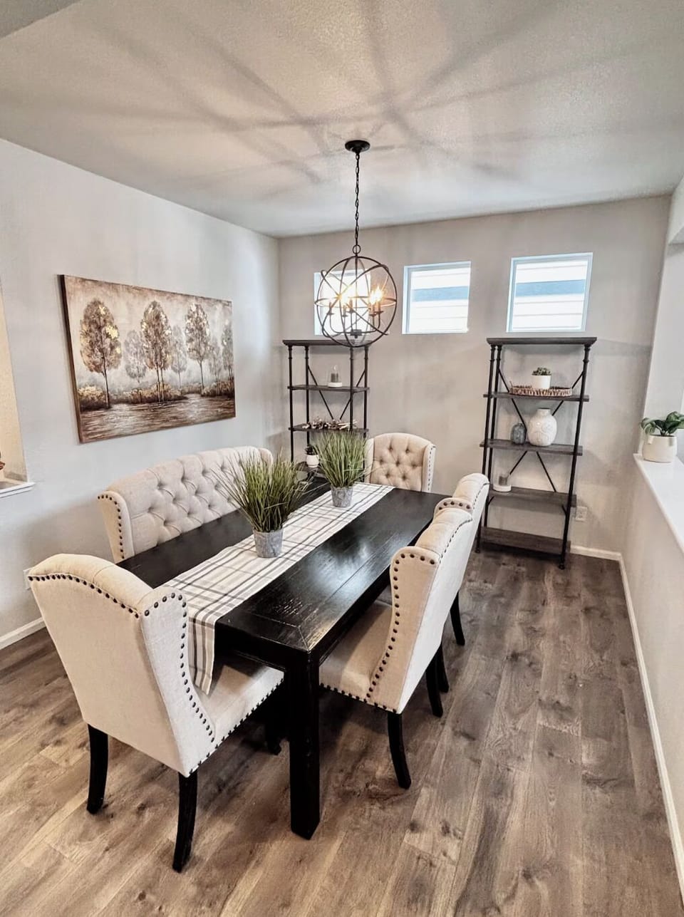 Additional dining space for overflow seating, games, or workspace