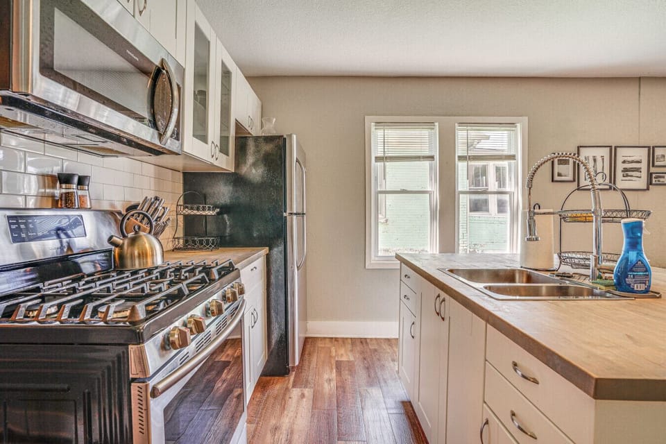 Full Kitchen
