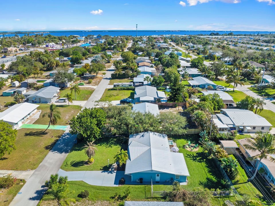 Located 2.9 Miles from the Beach!