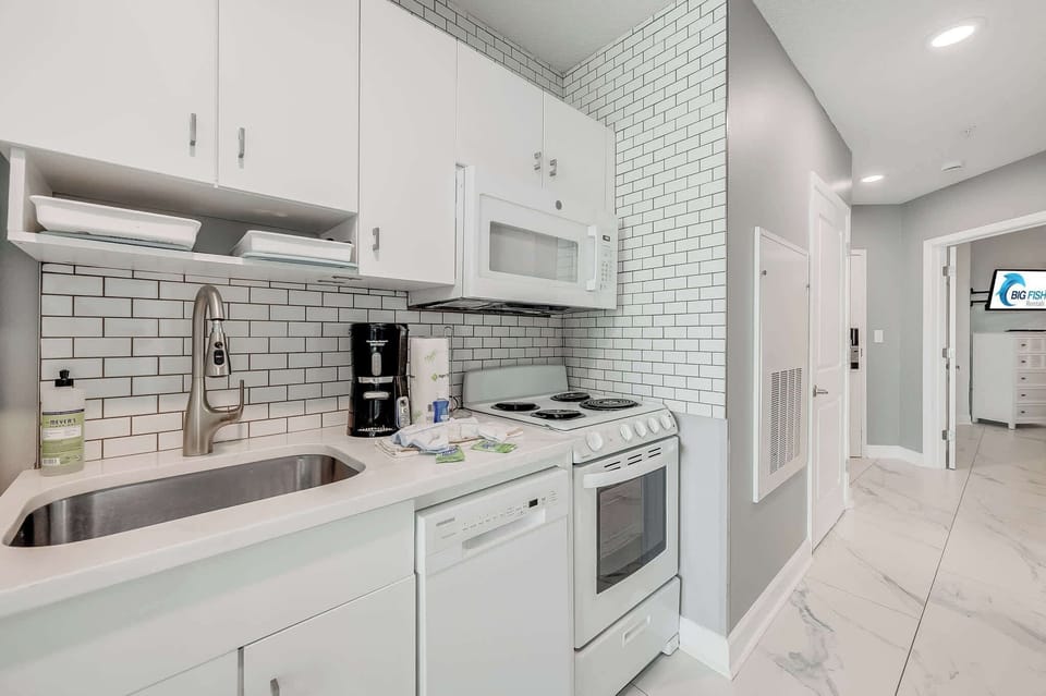 Equipped Kitchen for Your Stay
