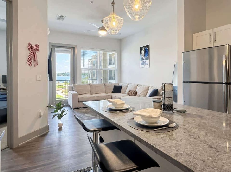 Open Kitchen Floorplan with Extended Island