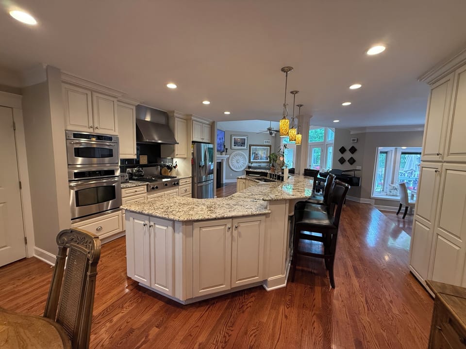 Well appointed kitchen with Island seating for 7. 