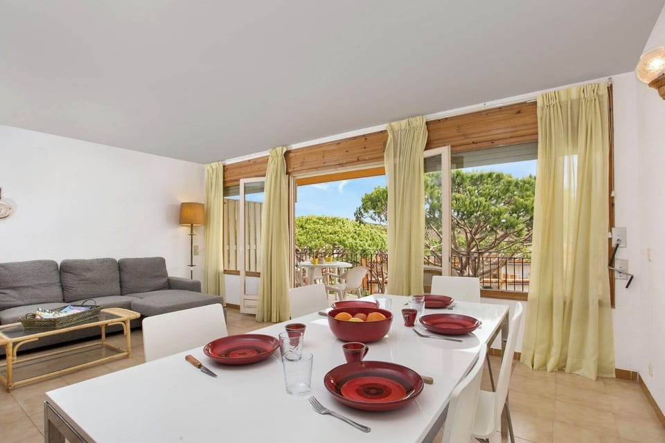 (Illa 23) Flat with swimming pool and parking lot Apartment in Calella de Palafrugell