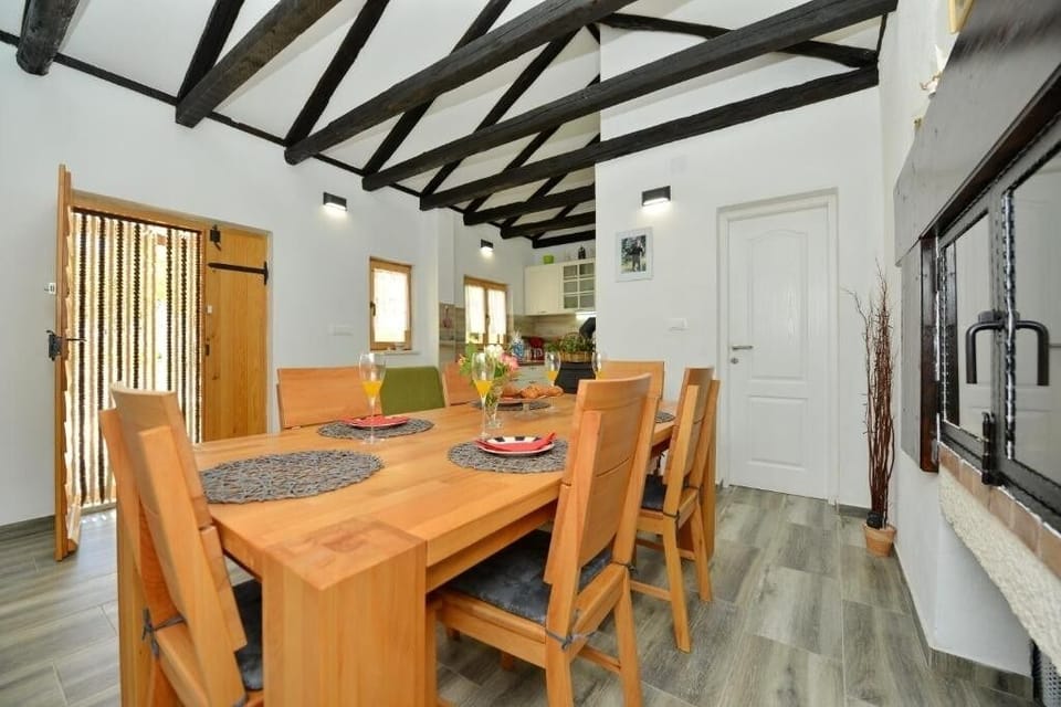 Dining room 2