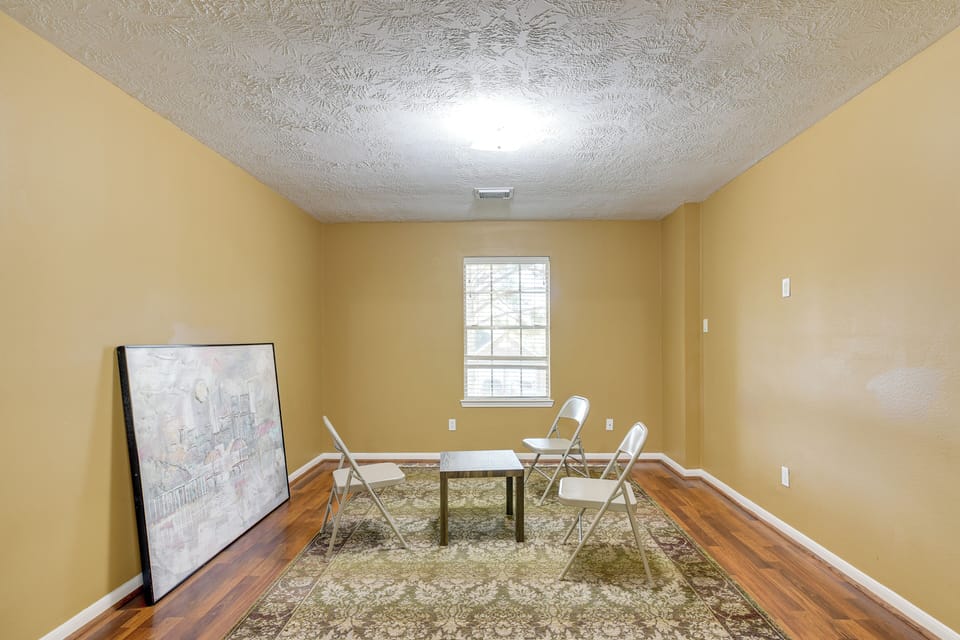 Sitting Area | 2nd Floor