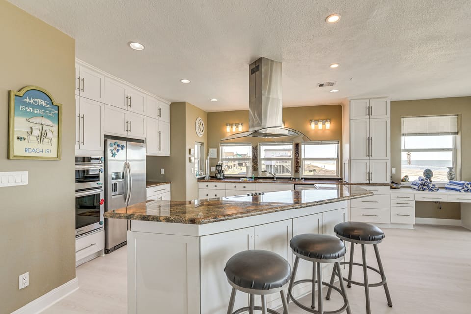 Kitchen | Cooking Basics | Coffee Maker | Main Level