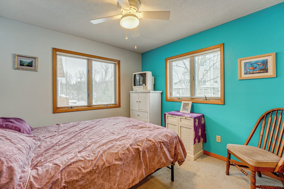 Bedroom 1 | Queen Bed | Main Level