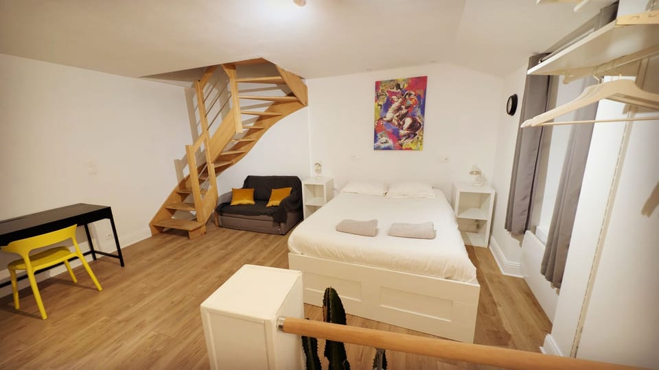 Town house in the center of town House in Fontainebleau